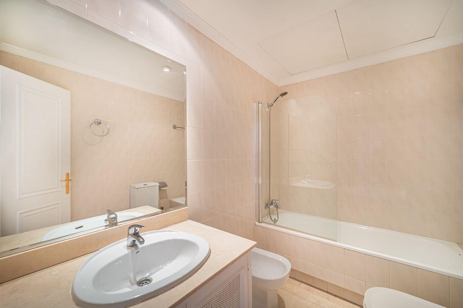 2 bedroom Penthouse for sale in Nueva Andalucia with pool garage - € 485,000 (Ref: 8045689)