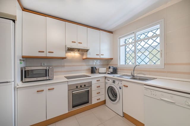 2 sypialnia Penthouse na sprzedaż w Nueva Andalucia, Marbella z basenem garażem - 485 000 € (Ref: 8045689)