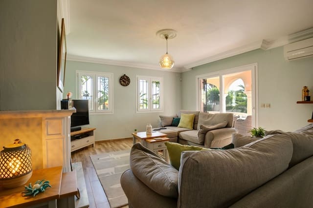 5 slaapkamer Villa te koop in Estepona met zwembad garage - € 1.195.000 (Ref: 8046095)