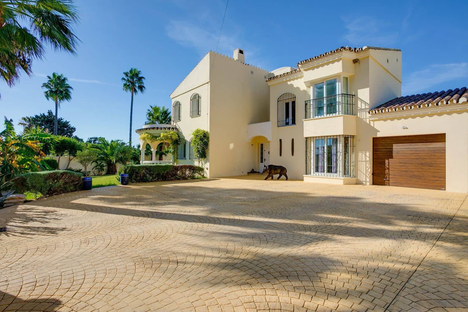 5 slaapkamer Villa te koop in Estepona met zwembad garage - € 1.195.000 (Ref: 8046095)