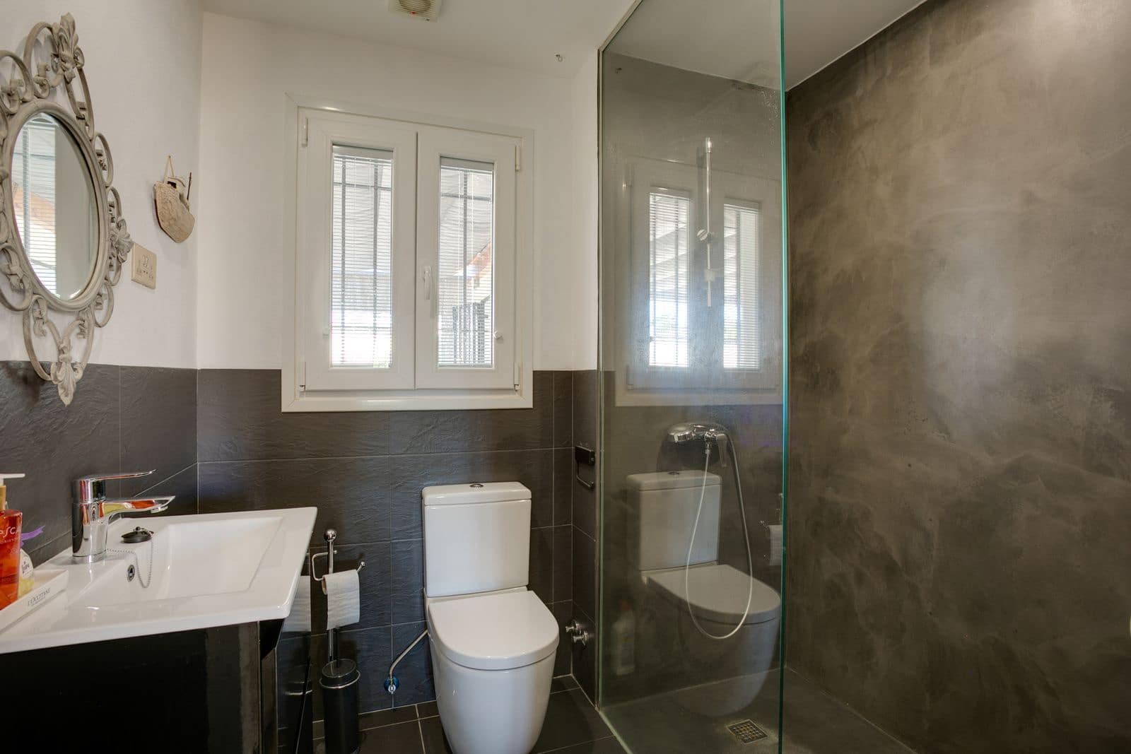 5 slaapkamer Villa te koop in Estepona met zwembad garage - € 1.195.000 (Ref: 8046095)