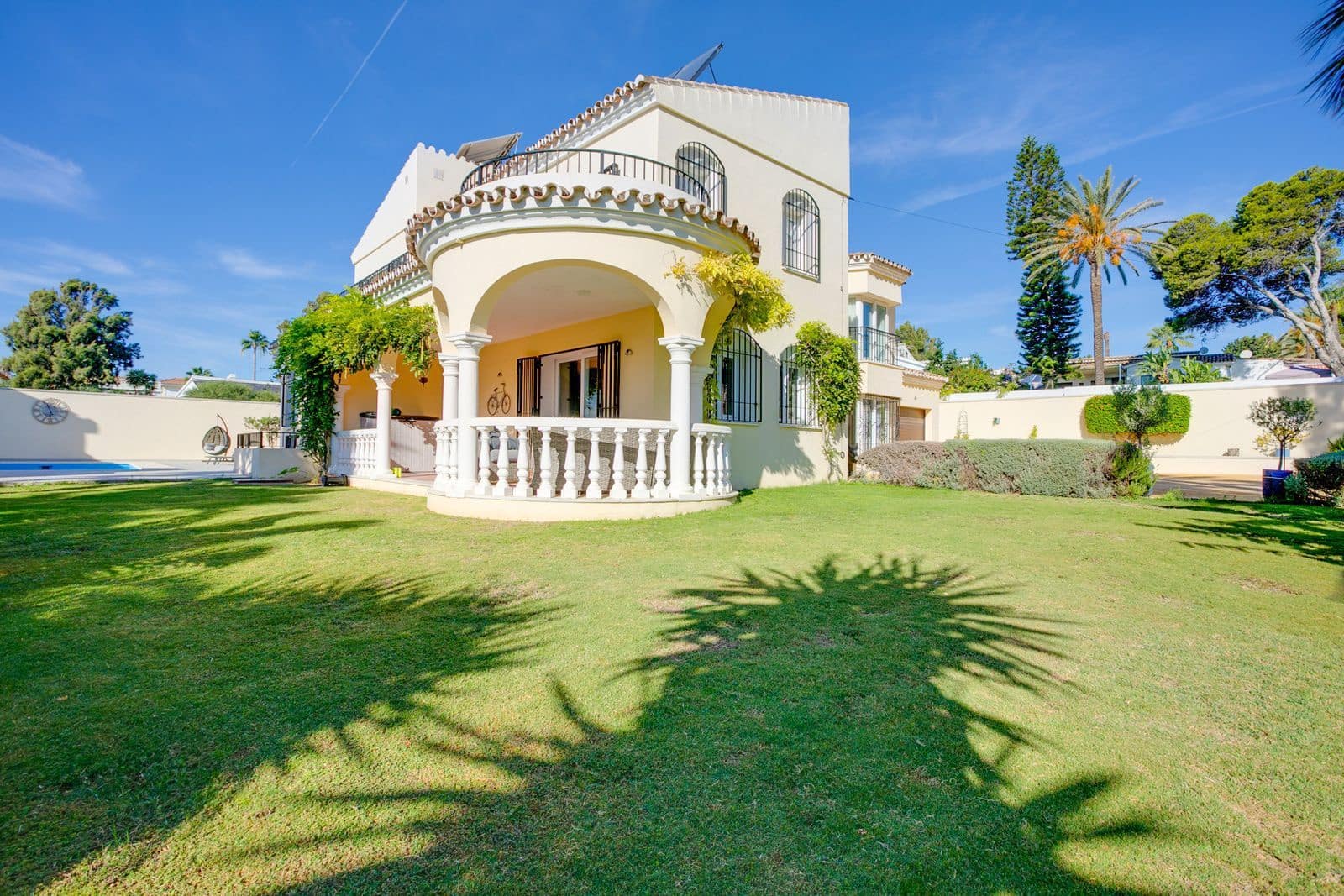 5 slaapkamer Villa te koop in Estepona met zwembad garage - € 1.195.000 (Ref: 8046095)