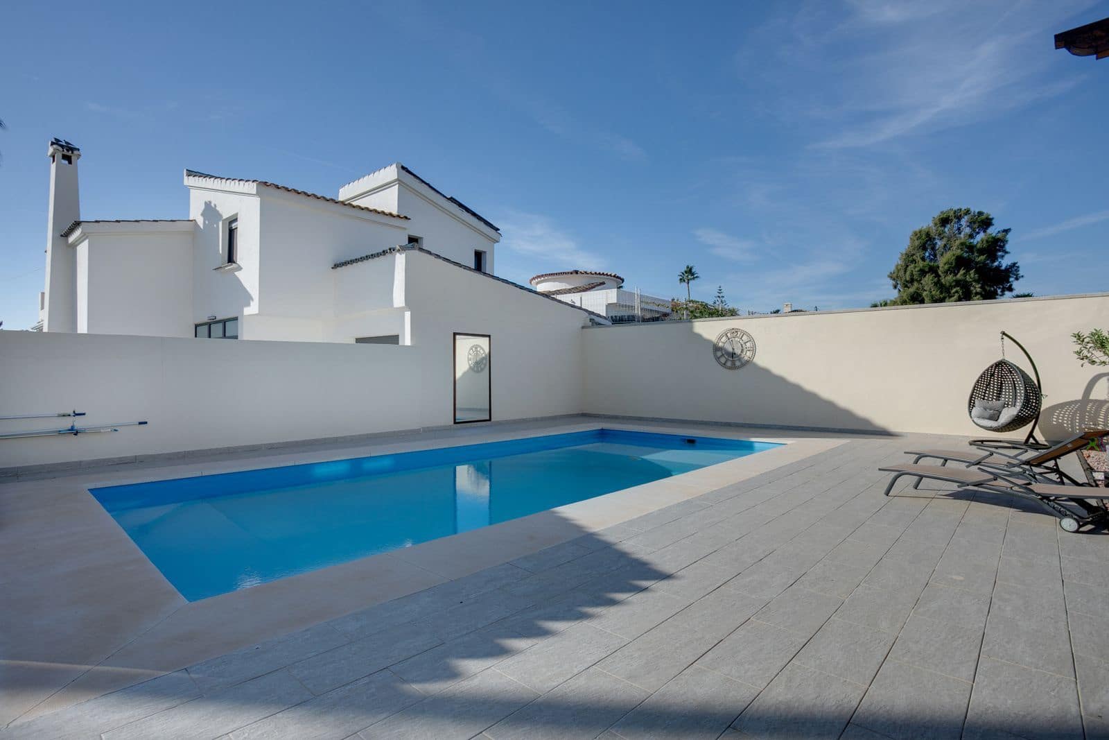 5 slaapkamer Villa te koop in Estepona met zwembad garage - € 1.195.000 (Ref: 8046095)