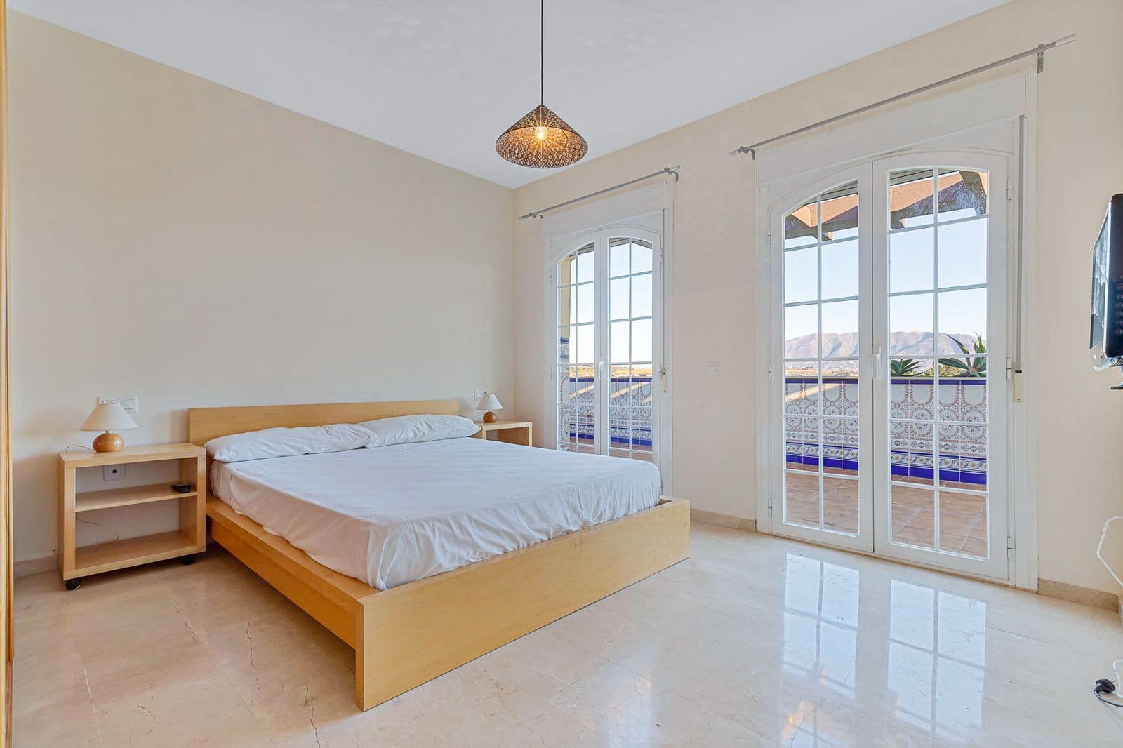 3 bedroom Penthouse for sale in Mijas Costa with pool garage - € 639,000 (Ref: 8085665)