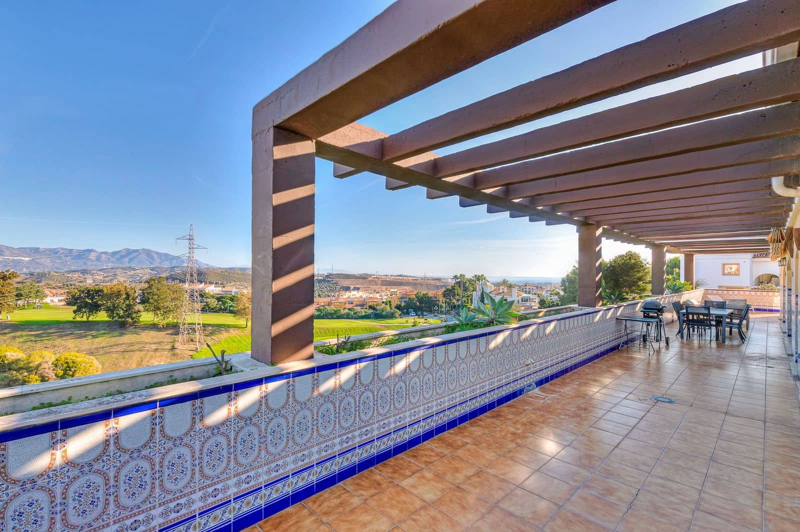 3 bedroom Penthouse for sale in Mijas Costa with pool garage - € 639,000 (Ref: 8085665)