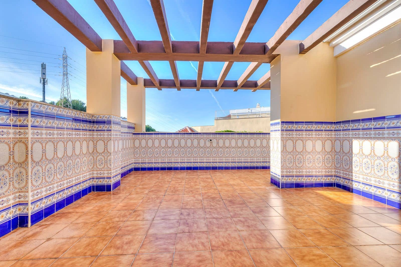 3 bedroom Penthouse for sale in Mijas Costa with pool garage - € 639,000 (Ref: 8085665)