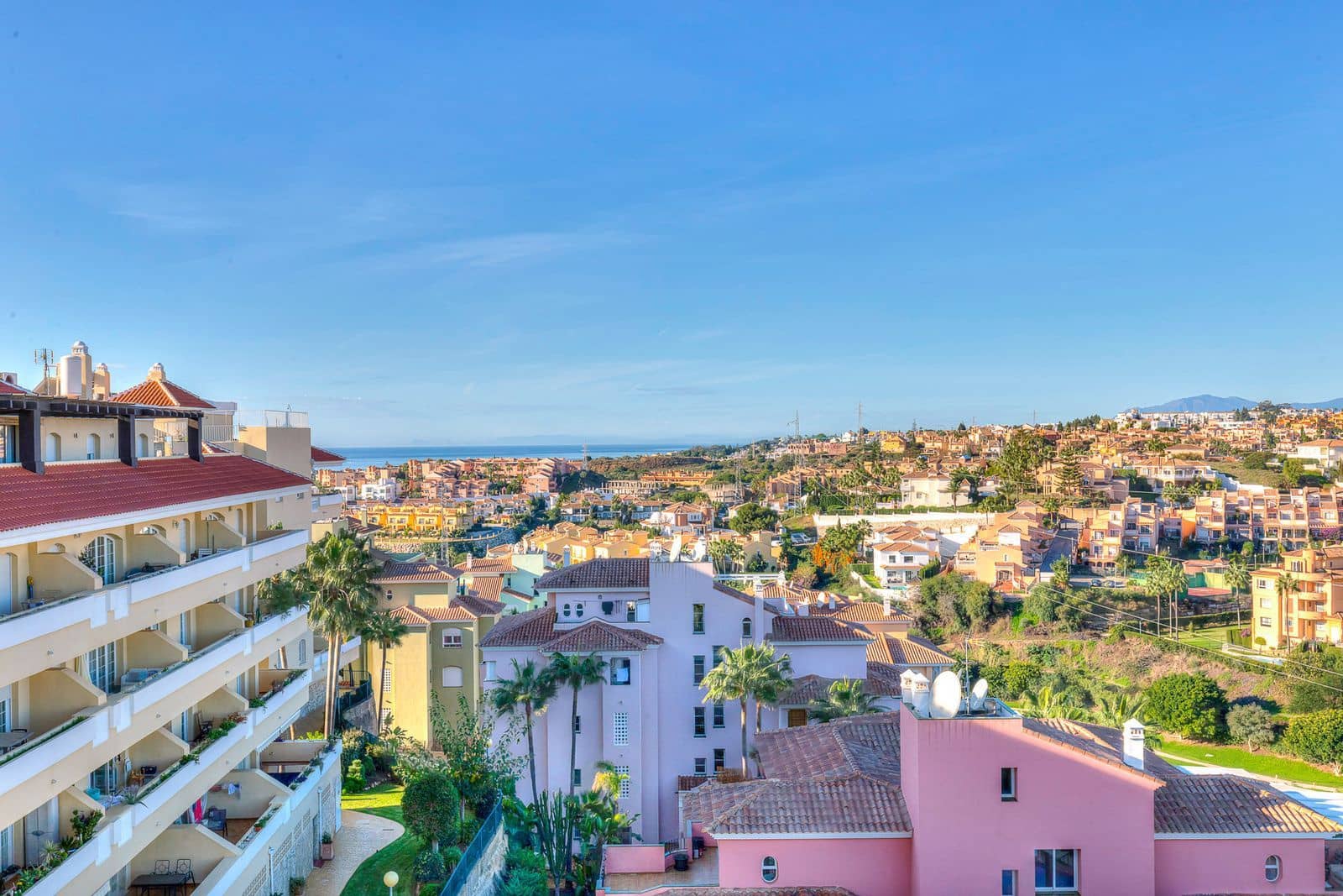 3 bedroom Penthouse for sale in Mijas Costa with pool garage - € 639,000 (Ref: 8085665)