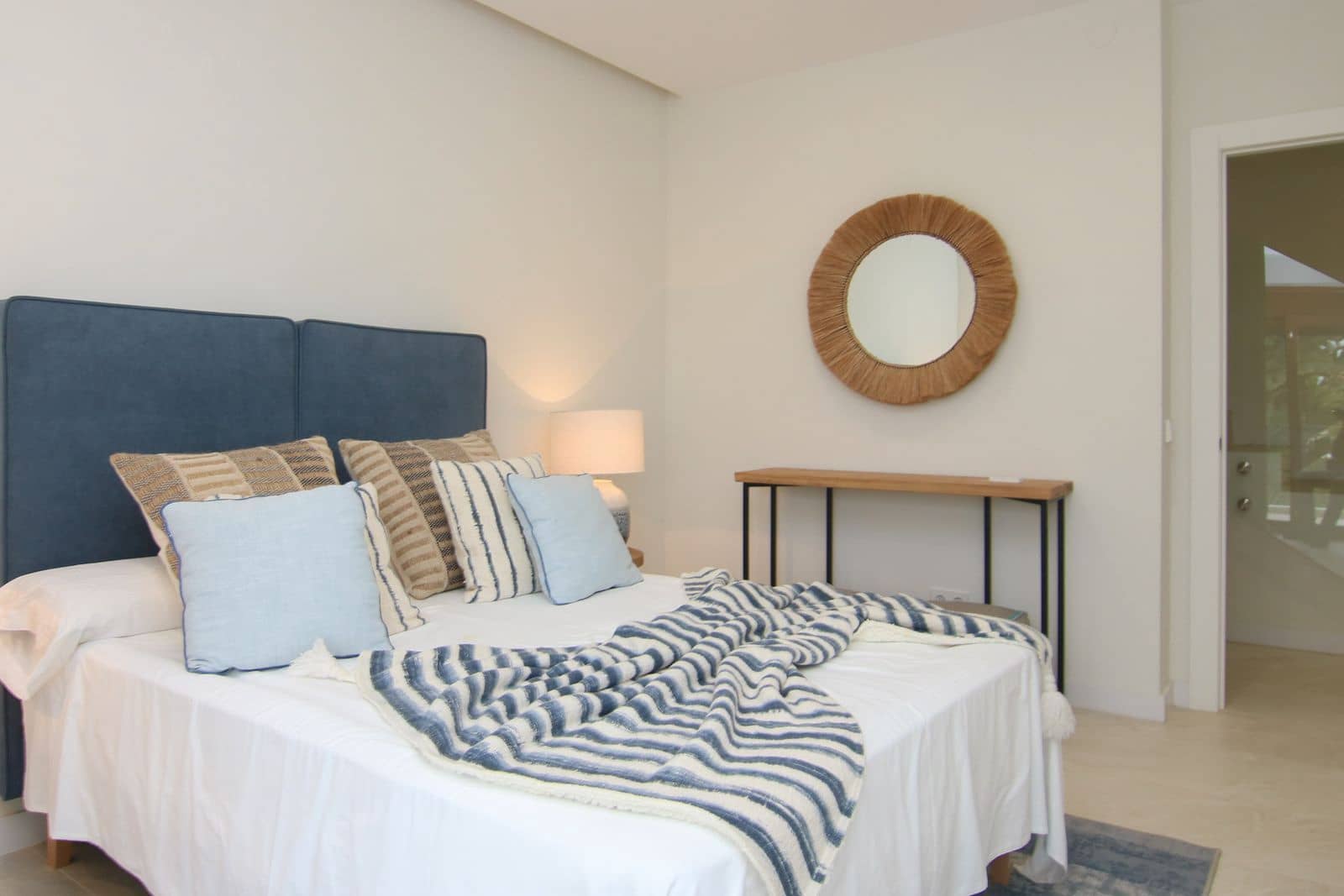 4 soveværelse Villa til salg i Calahonda med swimmingpool garage - € 890.000 (Ref: 8093838)