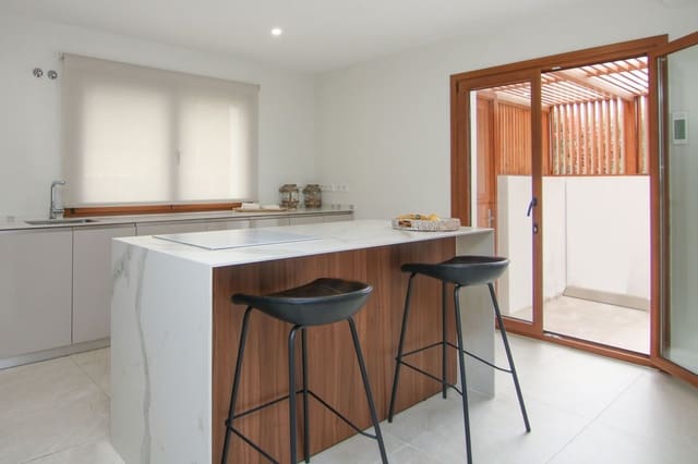 4 soveværelse Villa til salg i Calahonda, Mijas med swimmingpool garage - € 890.000 (Ref: 8093838)