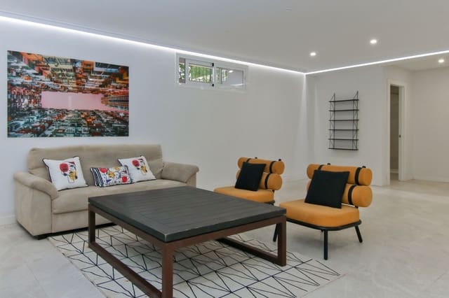 4 soveværelse Villa til salg i Calahonda, Mijas med swimmingpool garage - € 890.000 (Ref: 8093838)