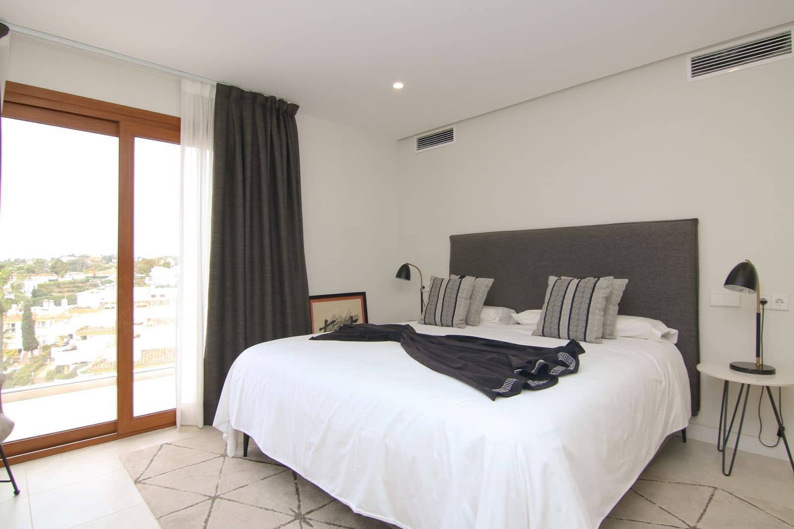 4 soveværelse Villa til salg i Calahonda med swimmingpool garage - € 890.000 (Ref: 8093838)