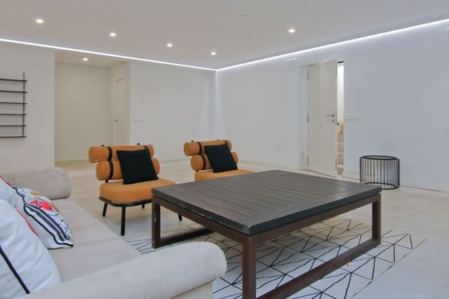 4 soveværelse Villa til salg i Calahonda, Mijas med swimmingpool garage - € 890.000 (Ref: 8093838)