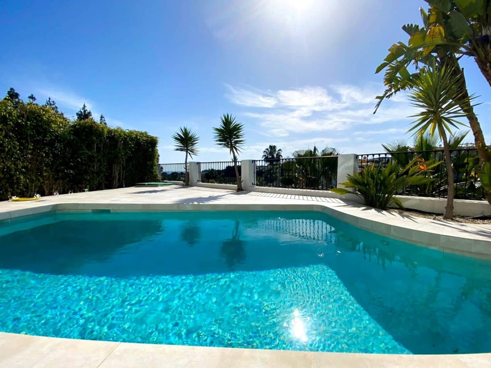 4 soveværelse Villa til salg i Calahonda med swimmingpool garage - € 890.000 (Ref: 8093838)