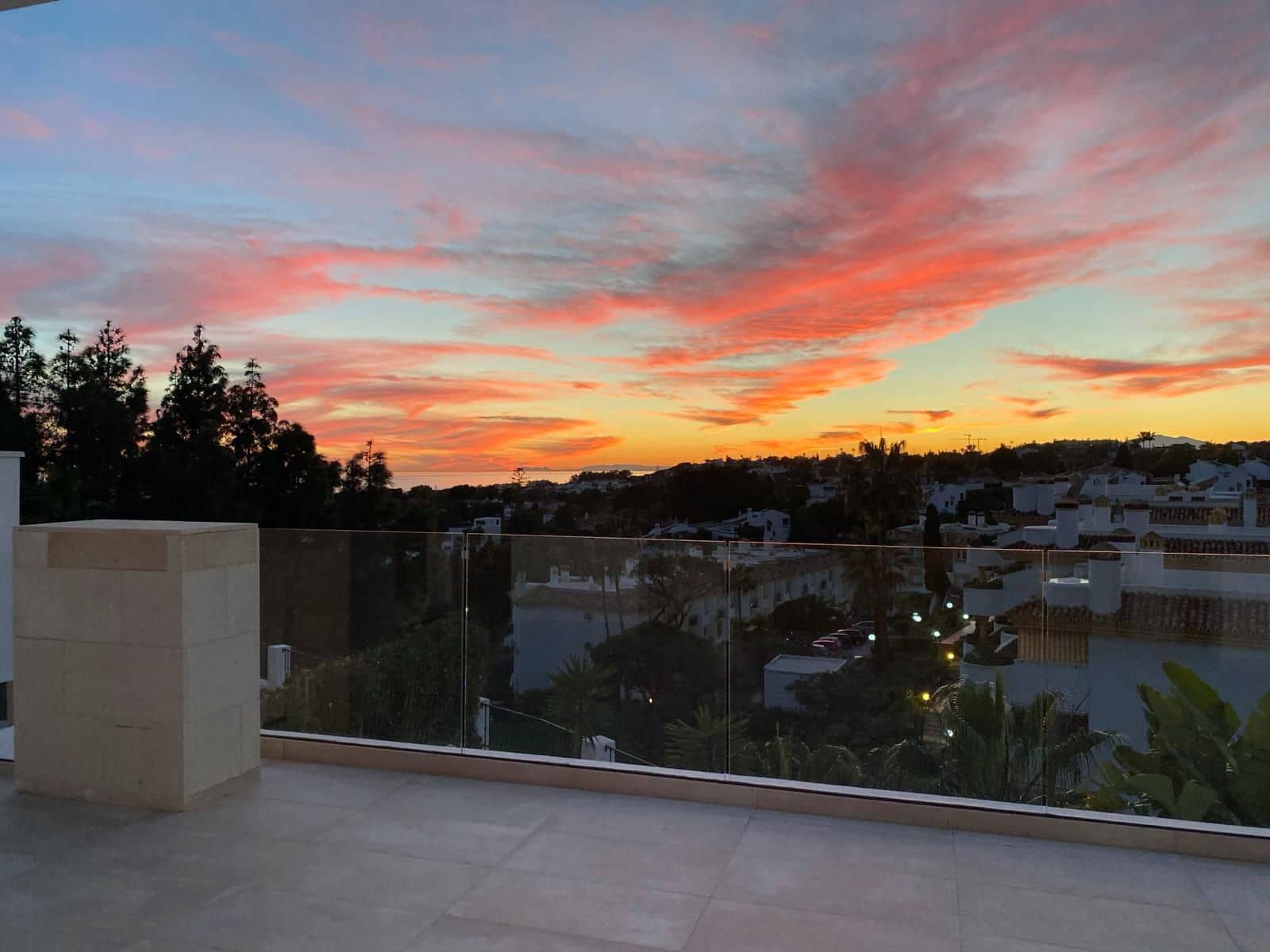 4 soveværelse Villa til salg i Calahonda med swimmingpool garage - € 890.000 (Ref: 8093838)