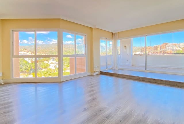 3 sovrum Lägenhet till salu i Elviria, Marbella med pool garage - 499 000 € (Ref: 8099584)