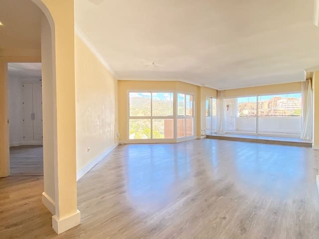 3 sovrum Lägenhet till salu i Elviria, Marbella med pool garage - 499 000 € (Ref: 8099584)