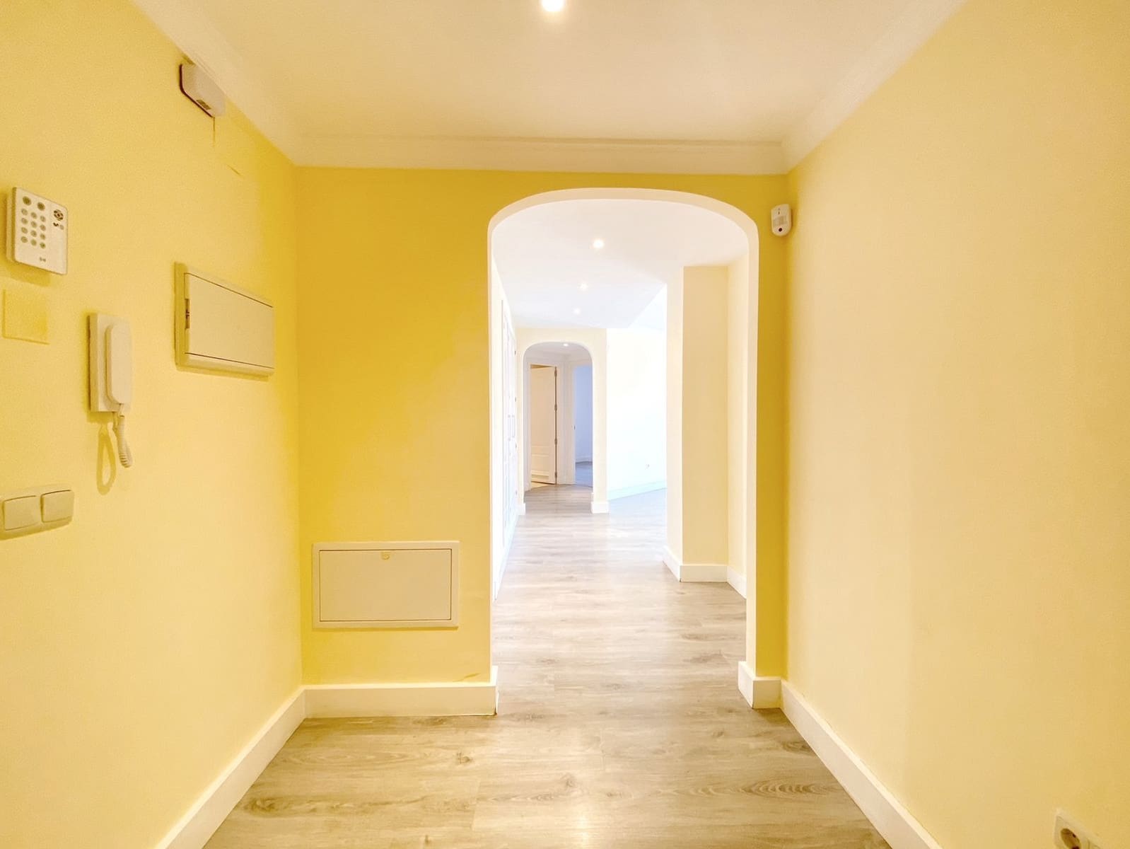 3 soveværelse Lejlighed til salg i Elviria med swimmingpool garage - € 499.000 (Ref: 8099584)