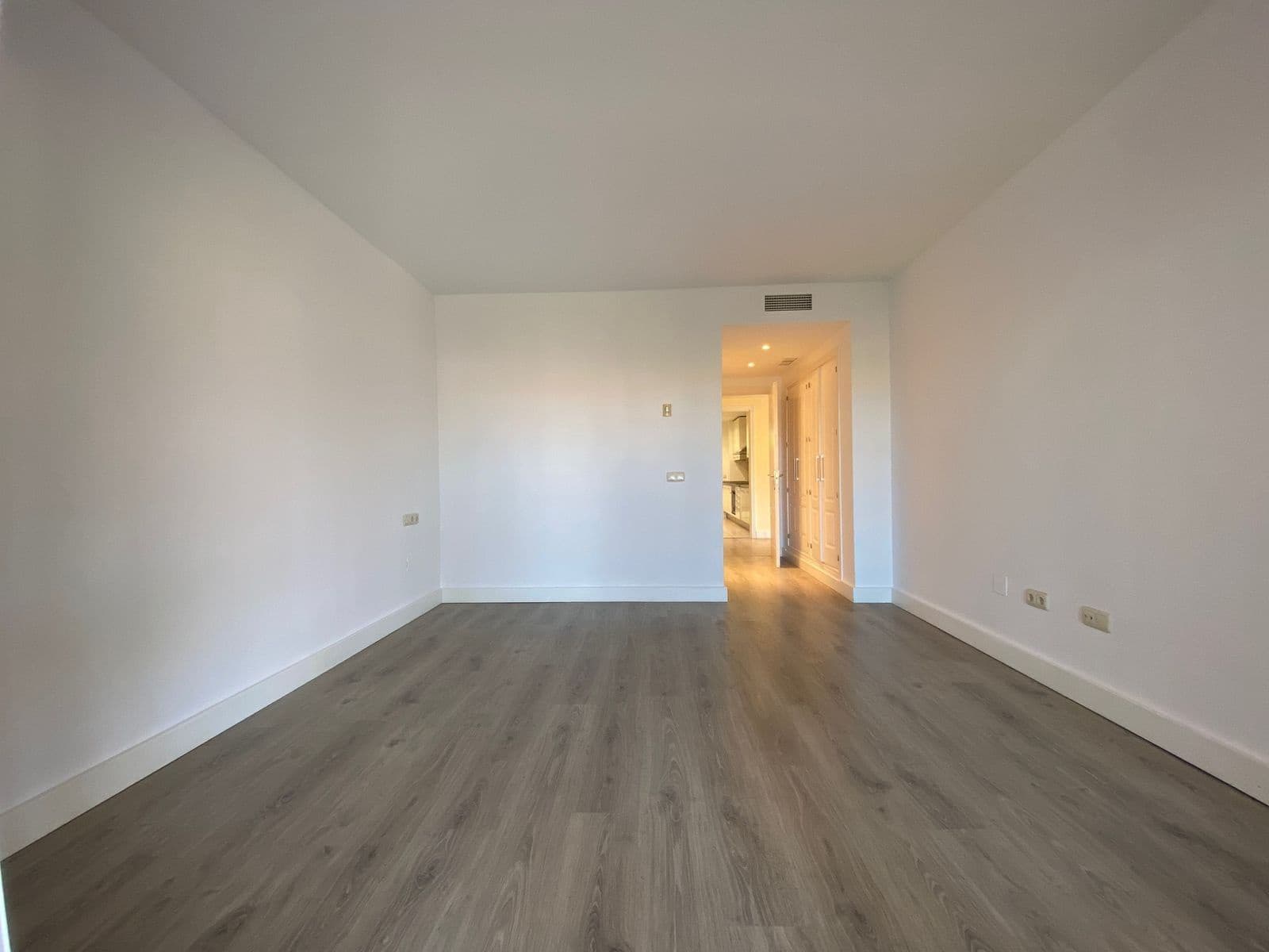 3 soveværelse Lejlighed til salg i Elviria med swimmingpool garage - € 499.000 (Ref: 8099584)