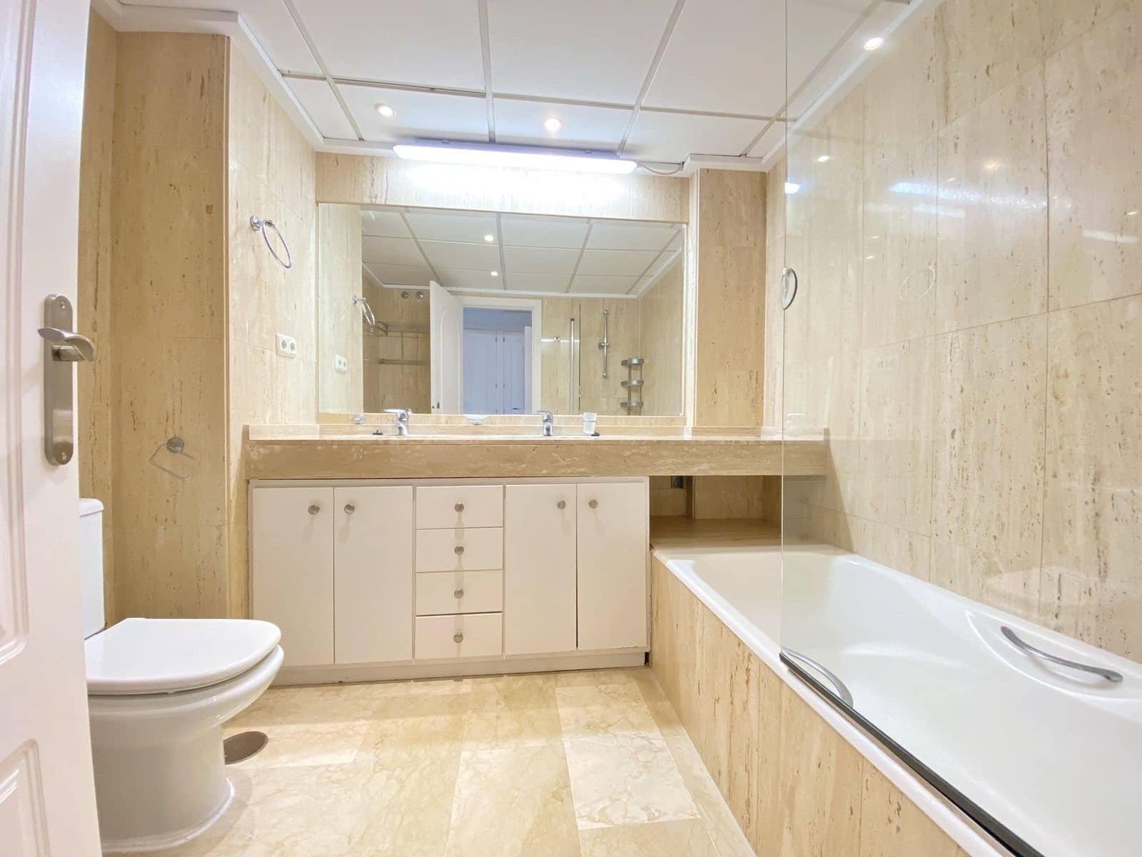 3 soveværelse Lejlighed til salg i Elviria med swimmingpool garage - € 499.000 (Ref: 8099584)