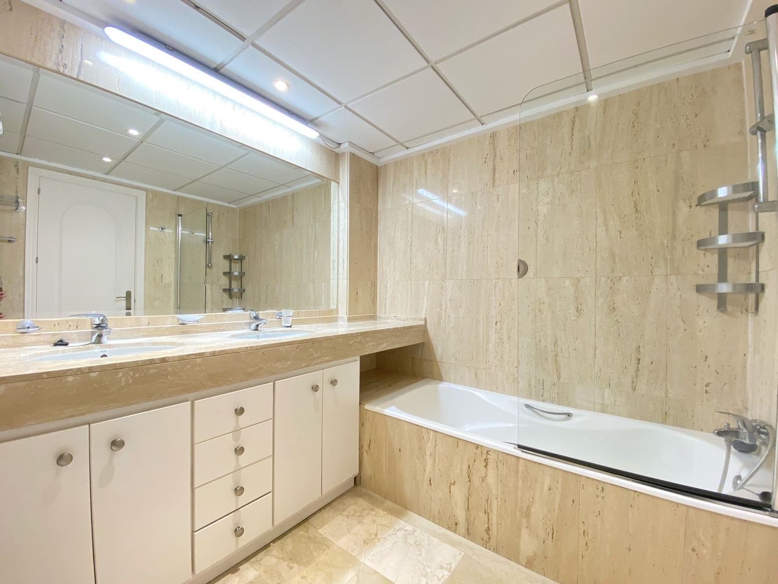 3 soveværelse Lejlighed til salg i Elviria med swimmingpool garage - € 499.000 (Ref: 8099584)