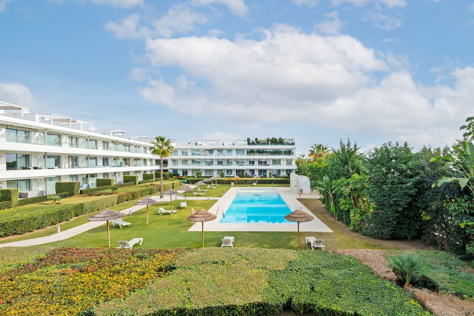 2 soverom Leilighet til salgs i Bel-Air med svømmebasseng garasje - € 399 000 (Ref: 8101590)