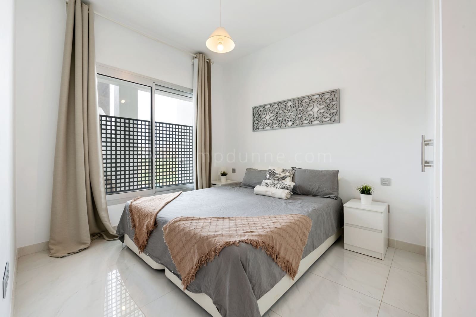 2 soverom Leilighet til salgs i Bel-Air med svømmebasseng garasje - € 399 000 (Ref: 8101590)