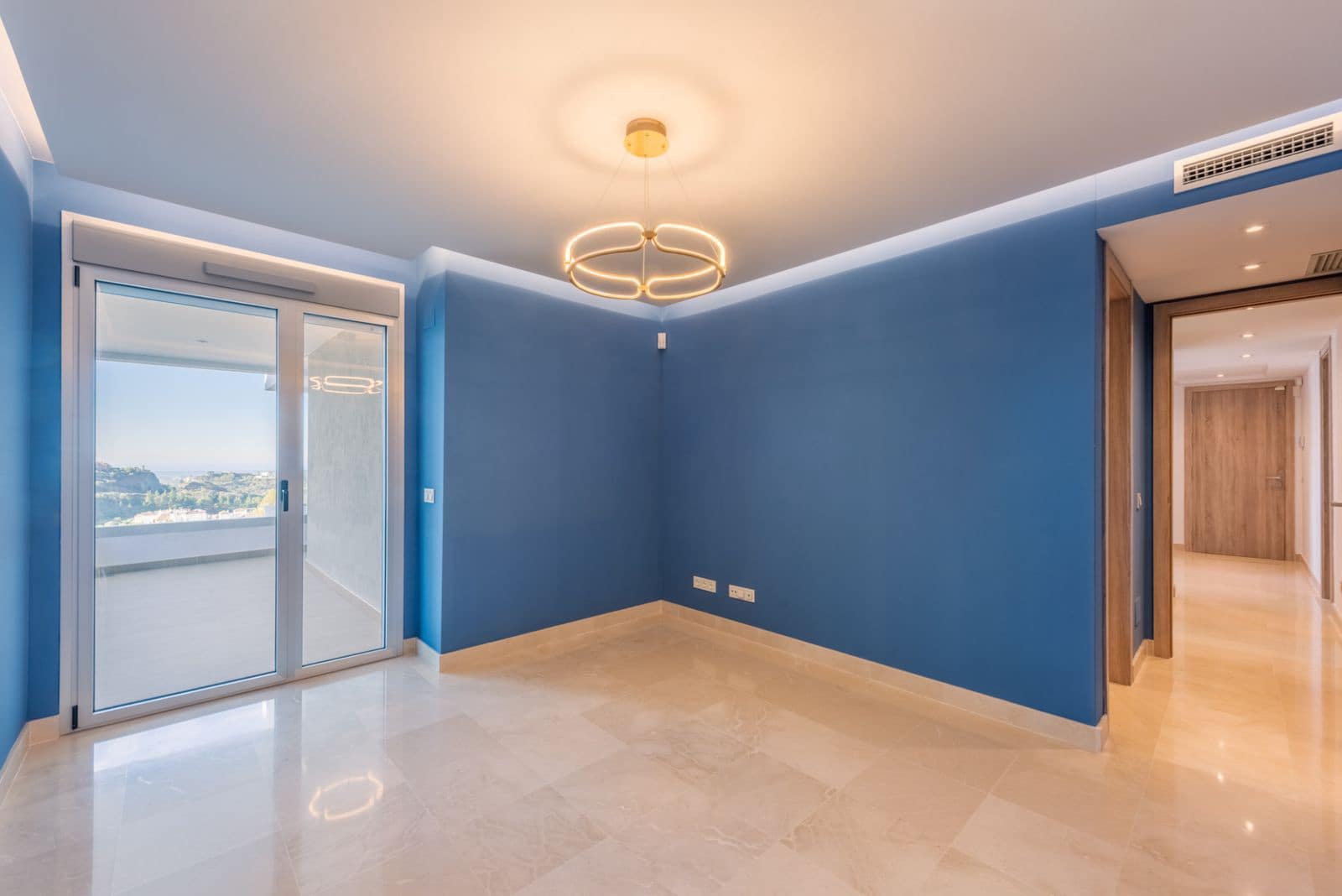 3 quarto Apartamento para venda em Benahavis com piscina garagem - 665 000 € (Ref: 8101893)