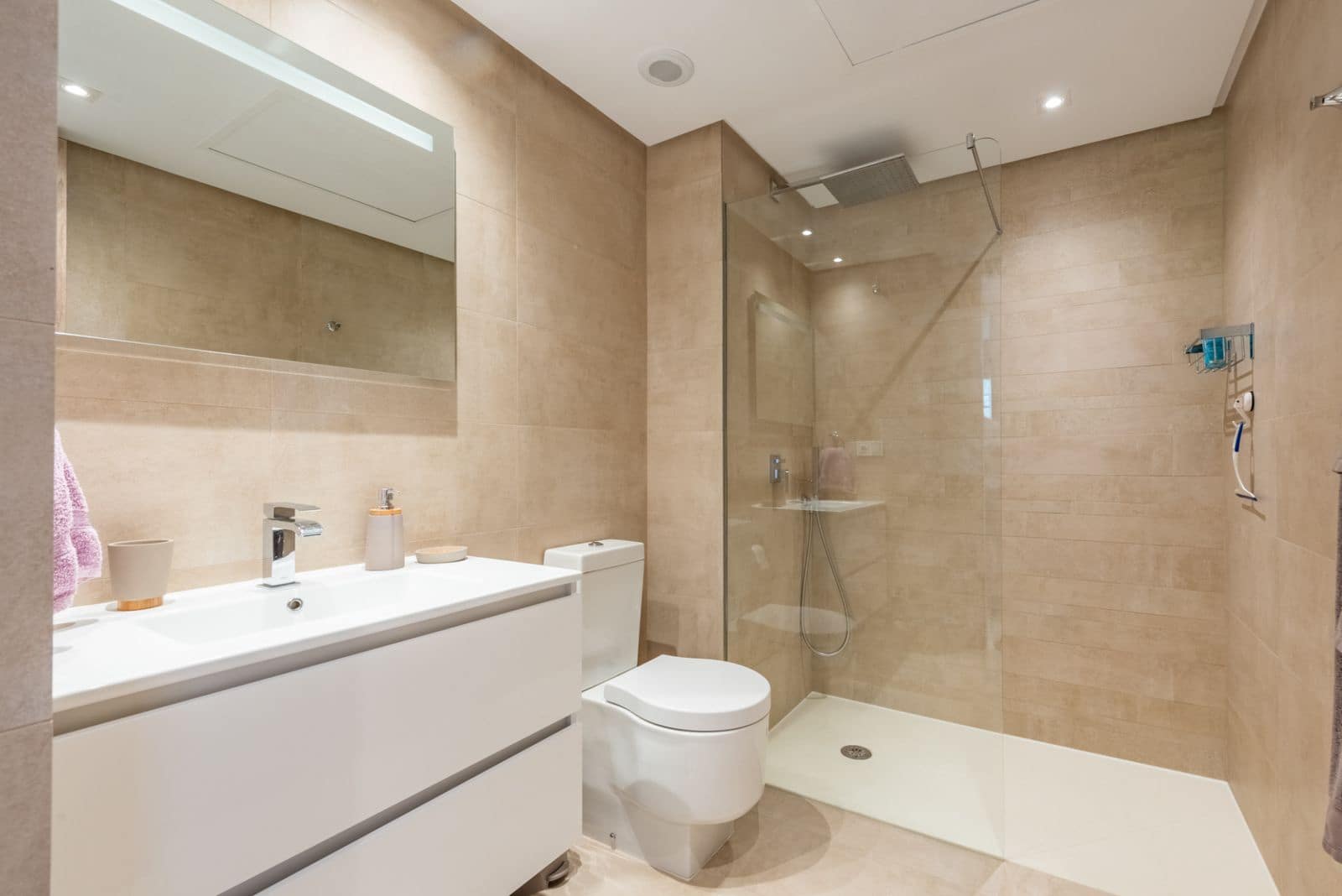 3 quarto Apartamento para venda em Benahavis com piscina garagem - 665 000 € (Ref: 8101893)