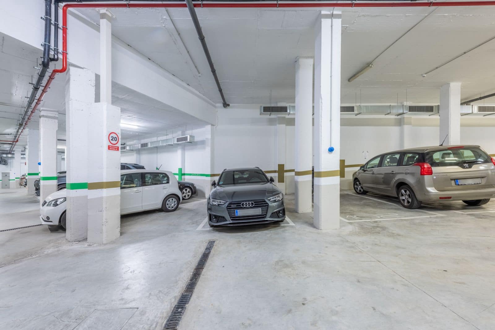 3 quarto Apartamento para venda em Benahavis com piscina garagem - 665 000 € (Ref: 8101893)