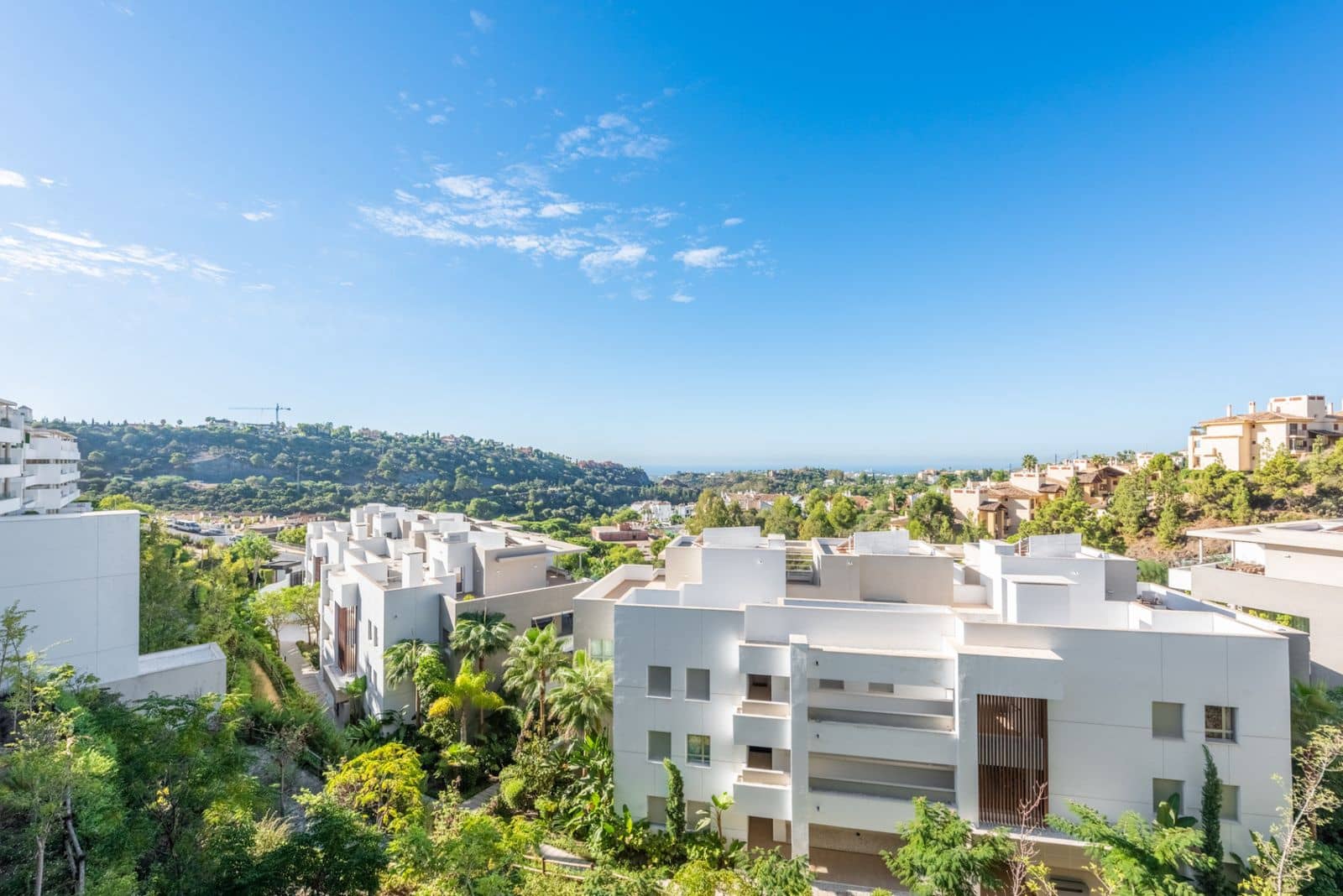 3 quarto Apartamento para venda em Benahavis com piscina garagem - 665 000 € (Ref: 8101893)