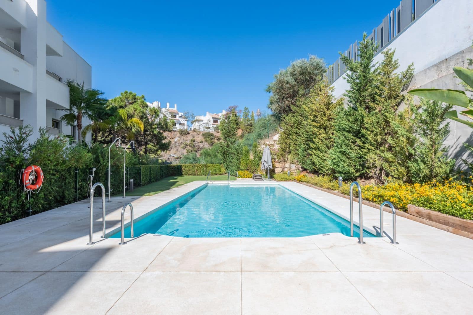 3 quarto Apartamento para venda em Benahavis com piscina garagem - 665 000 € (Ref: 8101893)