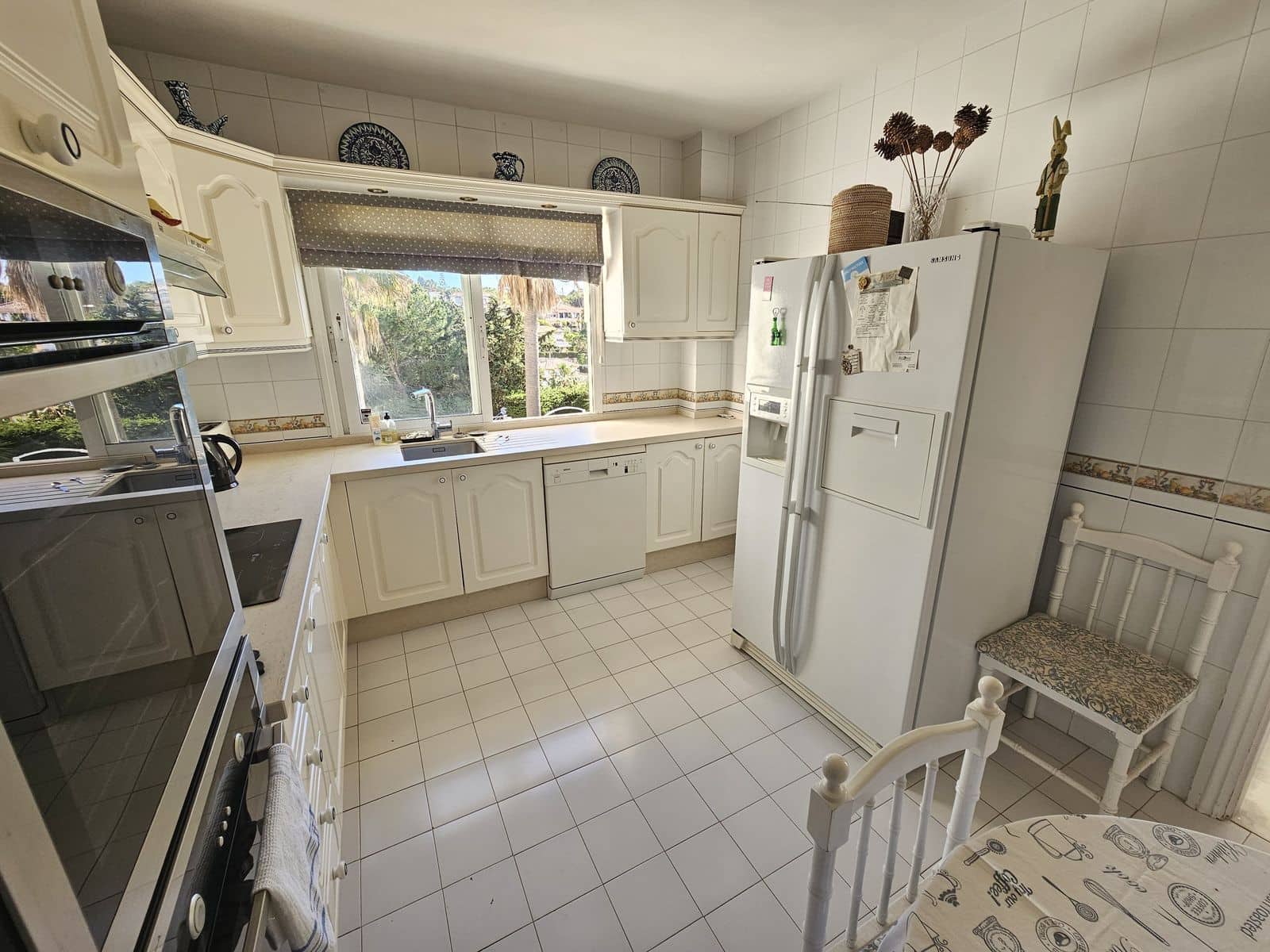 5 soveværelse Semi-Rækkehus til salg i Calahonda med swimmingpool garage - € 675.000 (Ref: 8113136)