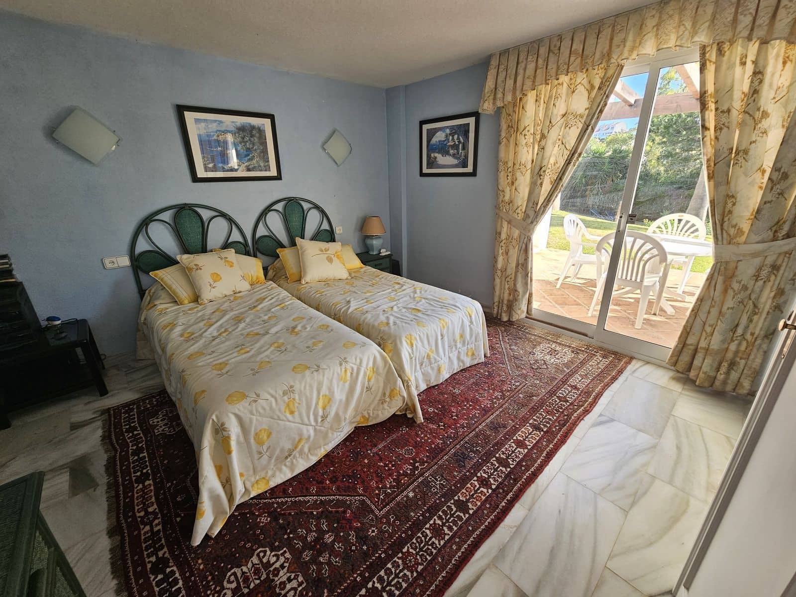 5 soveværelse Semi-Rækkehus til salg i Calahonda med swimmingpool garage - € 675.000 (Ref: 8113136)