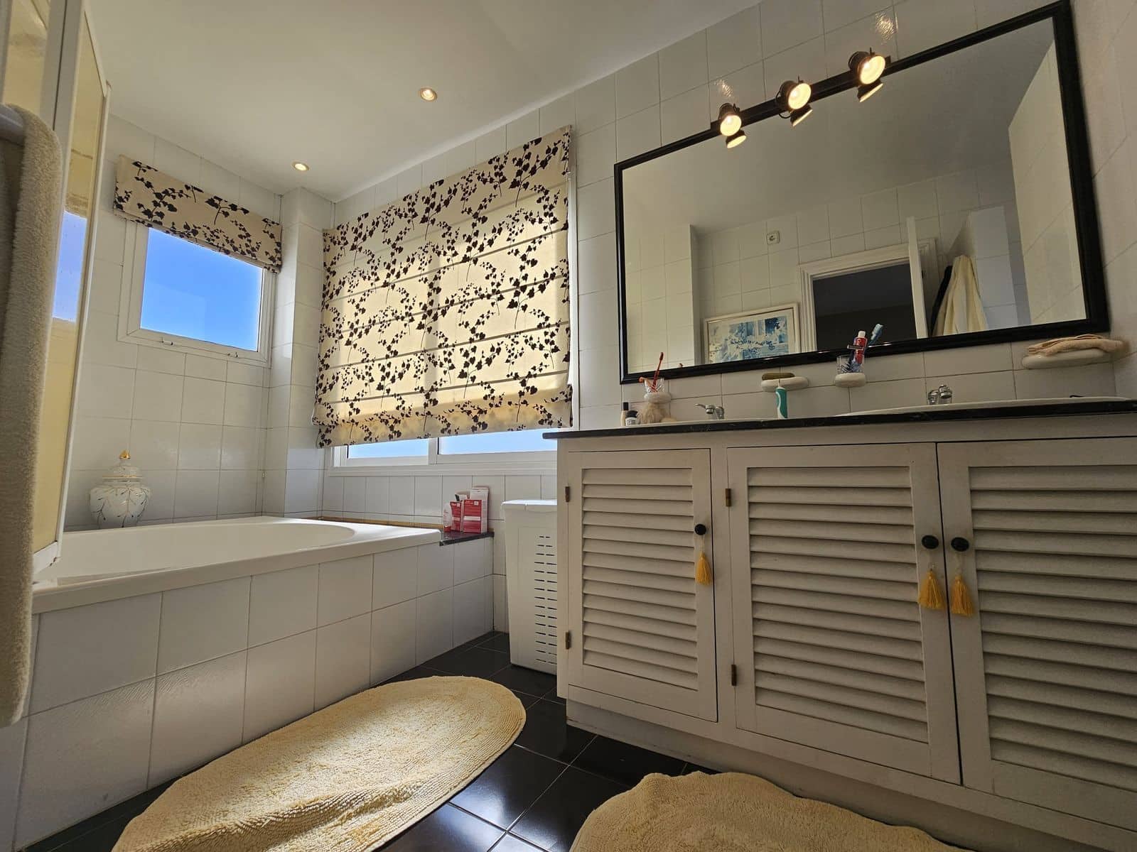 5 soveværelse Semi-Rækkehus til salg i Calahonda med swimmingpool garage - € 675.000 (Ref: 8113136)