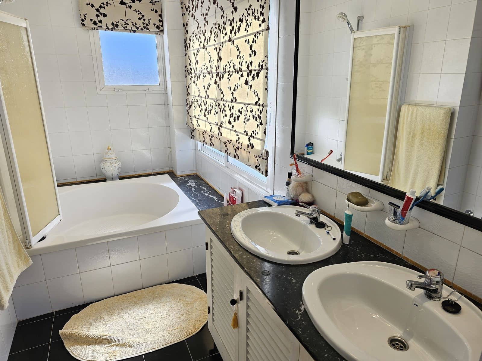 5 soveværelse Semi-Rækkehus til salg i Calahonda med swimmingpool garage - € 675.000 (Ref: 8113136)