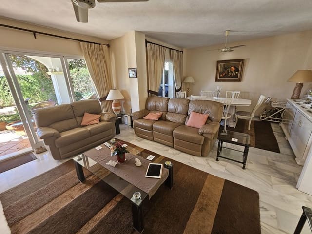 5 sovrum Semi-fristående Villa till salu i Calahonda, Mijas med pool garage - 675 000 € (Ref: 8113136)