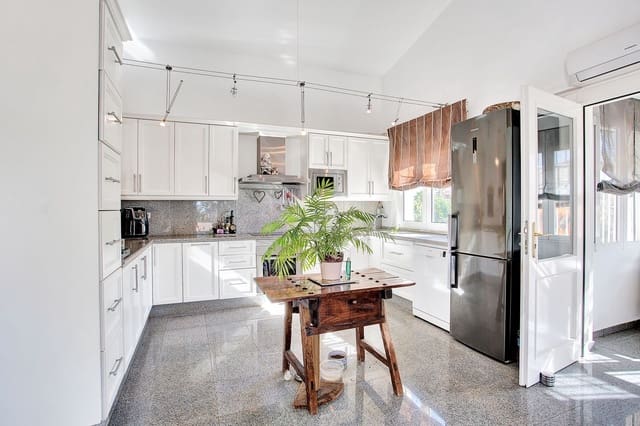 6 soverom Villa til salgs i Marbesa, Marbella med svømmebasseng garasje - € 2 290 000 (Ref: 8122748)