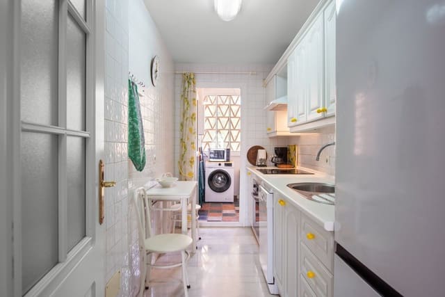 2 soveværelse Strandlejlighed til salg i Calahonda, Mijas med swimmingpool garage - € 495.000 (Ref: 8124837)