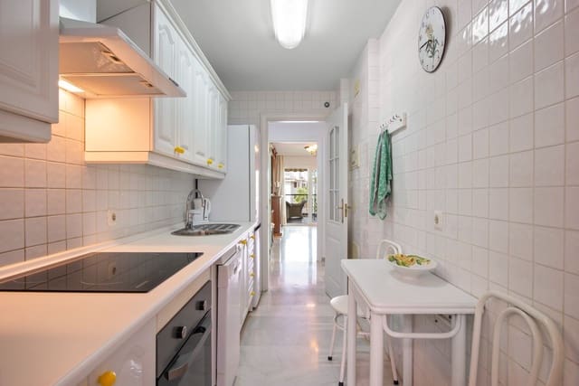 2 soveværelse Strandlejlighed til salg i Calahonda, Mijas med swimmingpool garage - € 495.000 (Ref: 8124837)