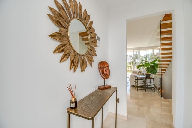 4 Zimmer Haus zu verkaufen in Calahonda, Mijas mit Pool Garage - 649.000 € (Ref: 8124950)