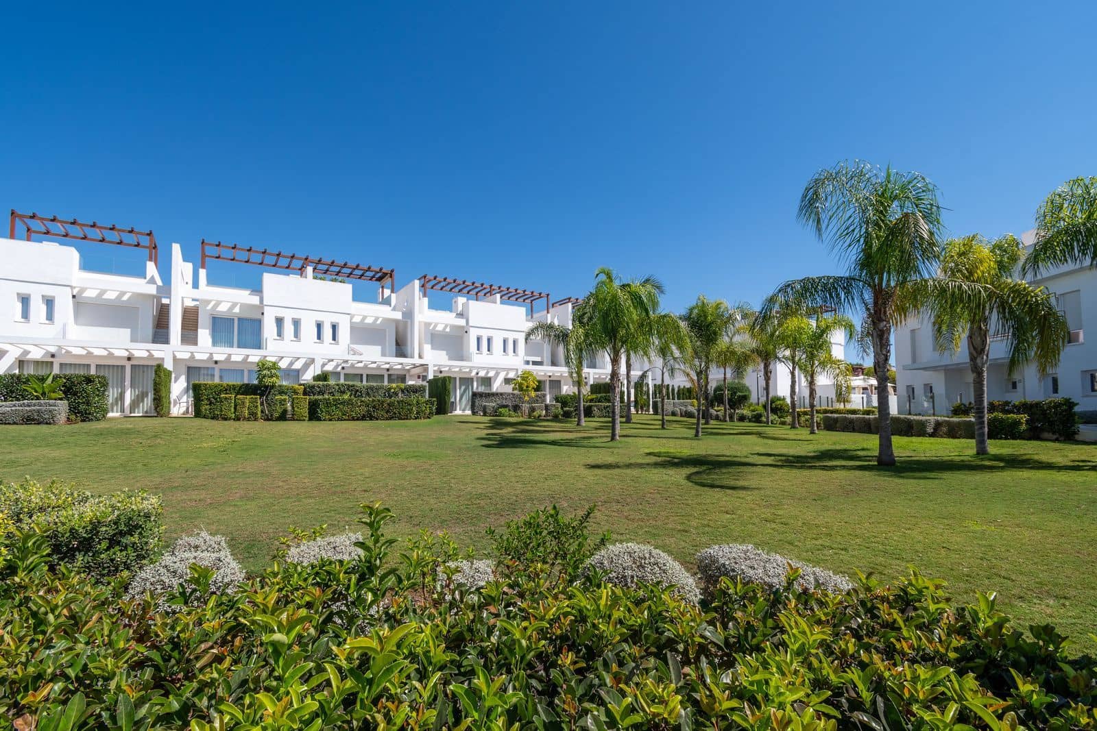 4 soveværelse Byhus til salg i Calahonda med swimmingpool garage - € 649.000 (Ref: 8124950)