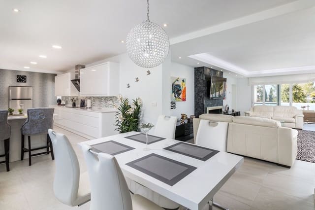 4 chambre Villa/Maison à vendre à Guadalmina Alta, Marbella avec piscine garage - 1 595 000 € (Ref: 8125046)