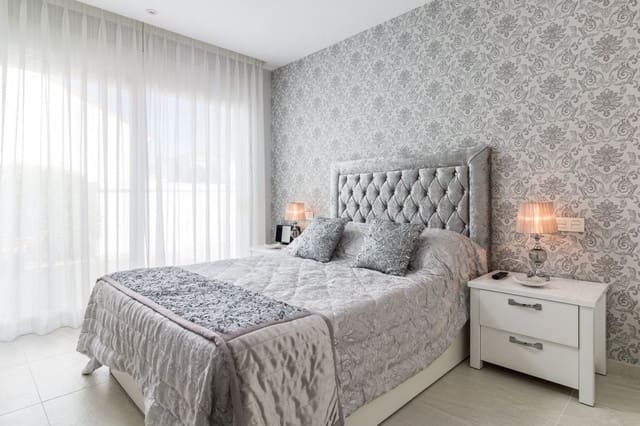 4 chambre Villa/Maison à vendre à Guadalmina Alta, Marbella avec piscine garage - 1 595 000 € (Ref: 8125046)