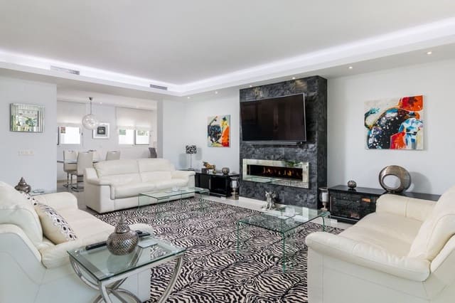 4 chambre Villa/Maison à vendre à Guadalmina Alta, Marbella avec piscine garage - 1 595 000 € (Ref: 8125046)