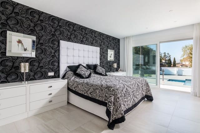 4 chambre Villa/Maison à vendre à Guadalmina Alta, Marbella avec piscine garage - 1 595 000 € (Ref: 8125046)