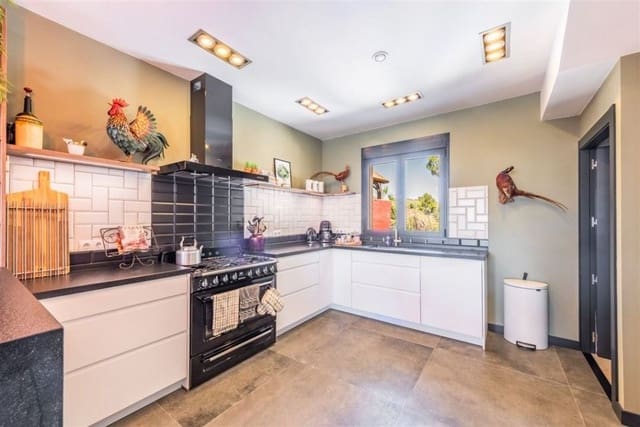 3 Zimmer Villa zu verkaufen in Río Real, Marbella mit Pool Garage - 1.495.000 € (Ref: 8130516)