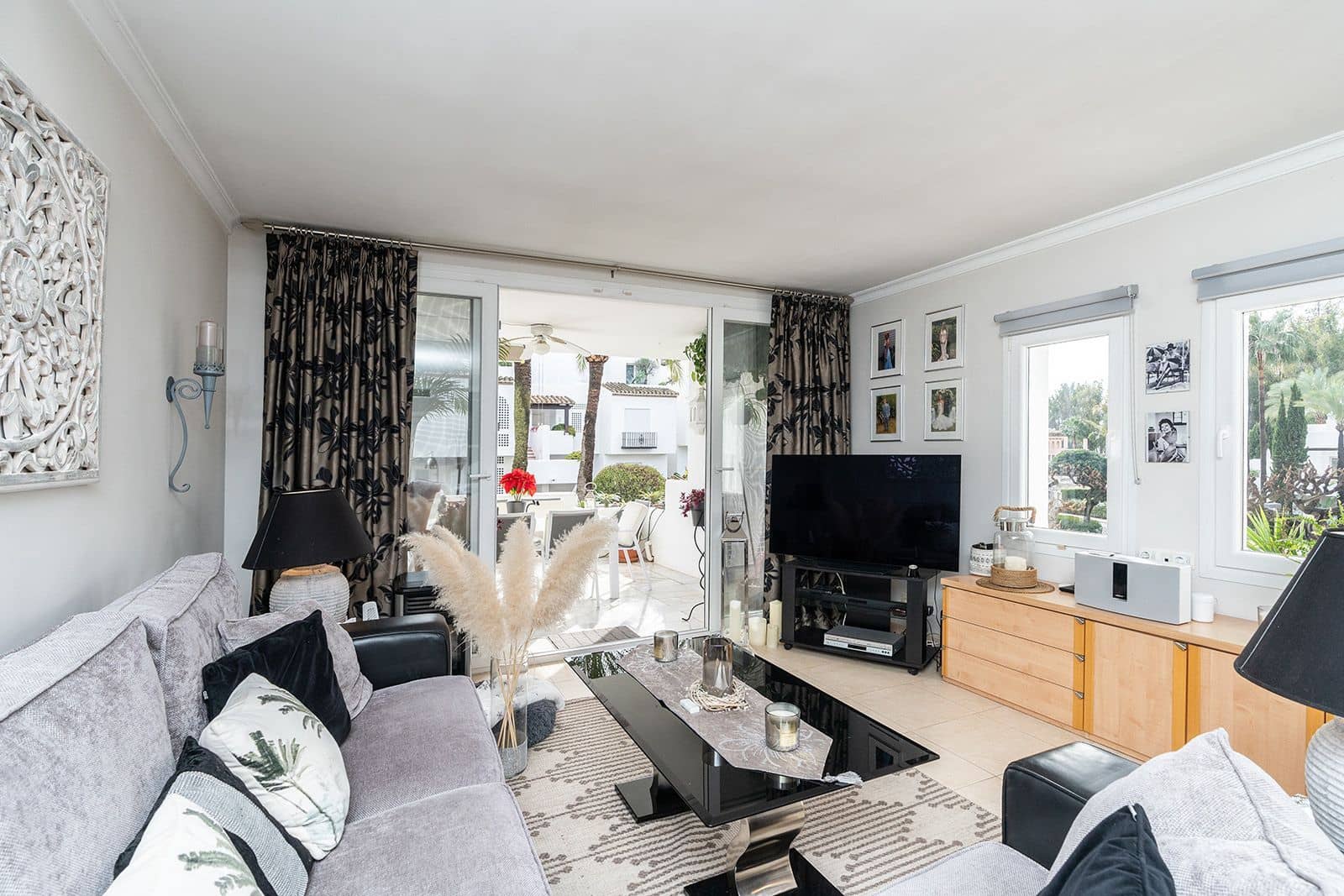 2 bedroom Beach Apartment for sale in New Golden Mile with pool garage - € 745,000 (Ref: 8130518)