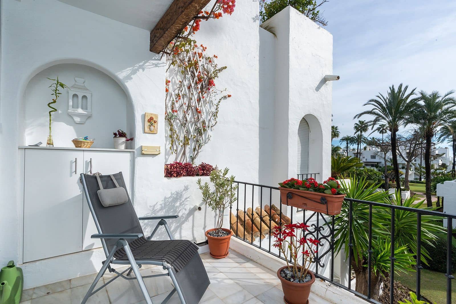 2 bedroom Beach Apartment for sale in New Golden Mile with pool garage - € 745,000 (Ref: 8130518)