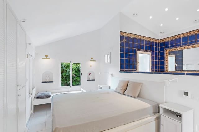 3 chambre Penthouse à vendre à Nueva Andalucia, Marbella avec piscine garage - 499 000 € (Ref: 8139551)