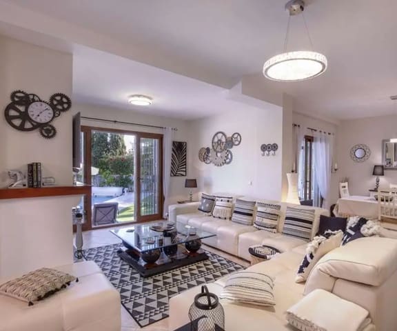 4 soverom Villa til salgs i Marbesa, Marbella med svømmebasseng garasje - € 1 695 000 (Ref: 8139563)